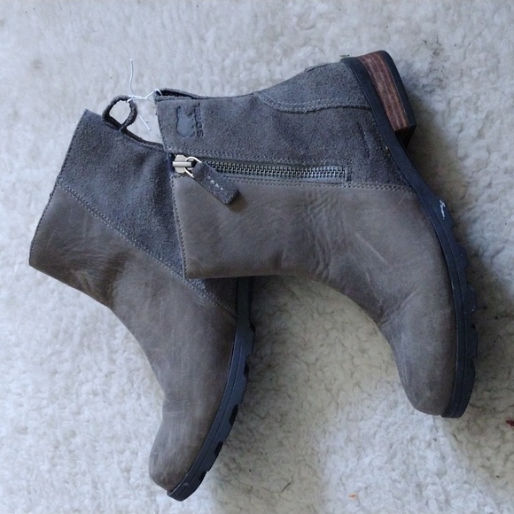 Sorel Women's Two-Tone Ankle Boots - Picture 7 of 8